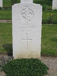 Hanover War Cemetery - Mortimer, F A